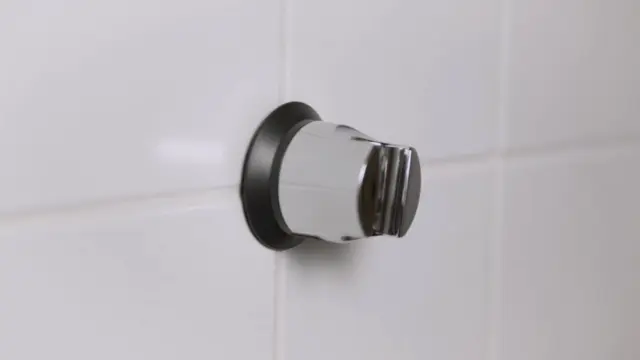 Oras Signa - Changing batteries - Hand shower holder